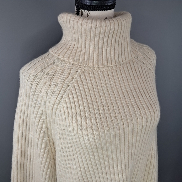 Women's H&M Ribbed Turtleneck Sweater Dress Cream White Long Sleeve Size Medium - Picture 3 of 8